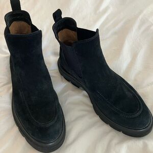 Sofft Black Suede Chelsea Lug Ankle Boots 9.5 VGUC